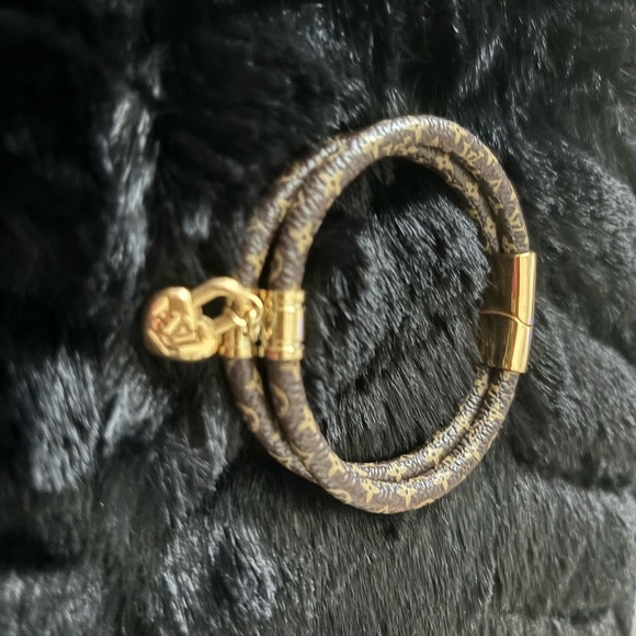 Jewelry - LV Bracelet